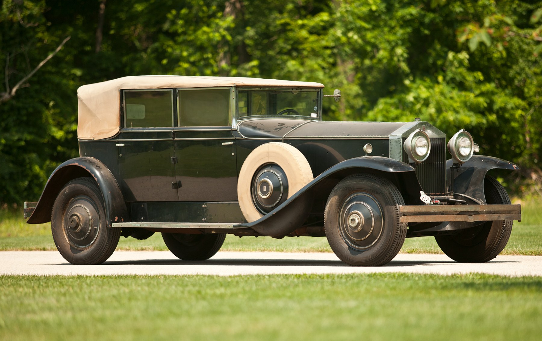 洋書 Edwardian Rolls-Royce 1933 Rolls-Royce 20/25 Two-Door 'Faux Cabriolet' by H.J.